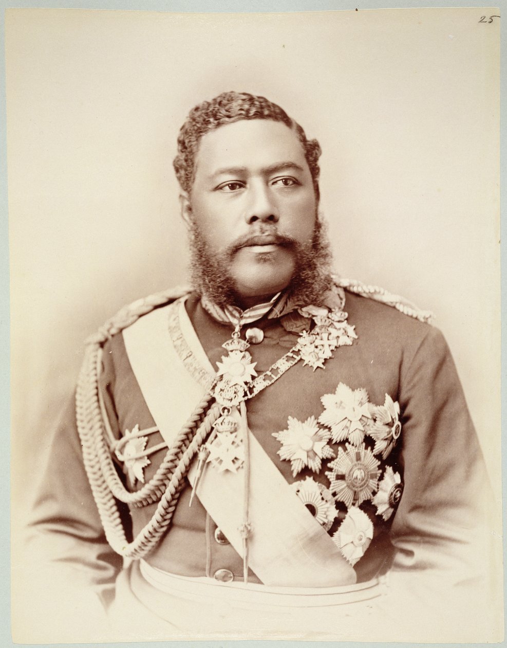 Kalakaua király (1836-91), késő c19. (szépia fotó) alkotó: Unknown