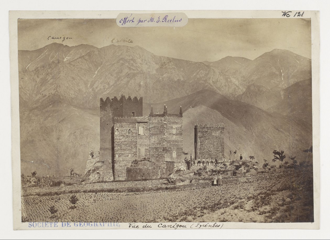Thorrent kastély és kilátás Canigou-ra alkotó: Unknown