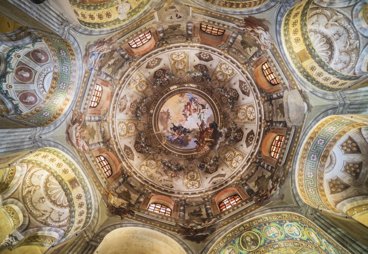 A kupola a San Vitale-bazilikában, Ravenna, Ravenna tartomány, Olaszország alkotó: Unknown