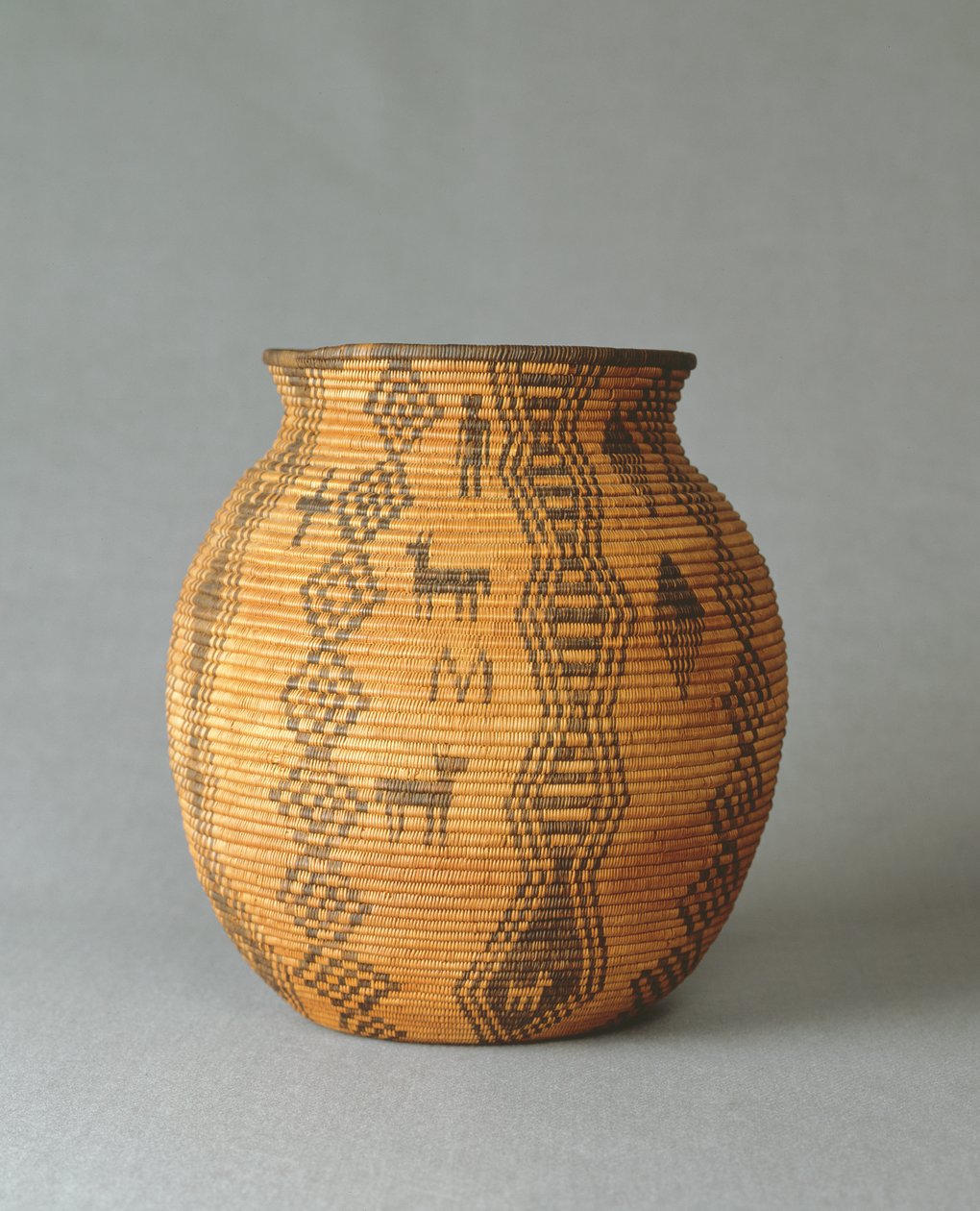 Kosár (Olla), 1890 körül (szövött szálak) alkotó: American School
