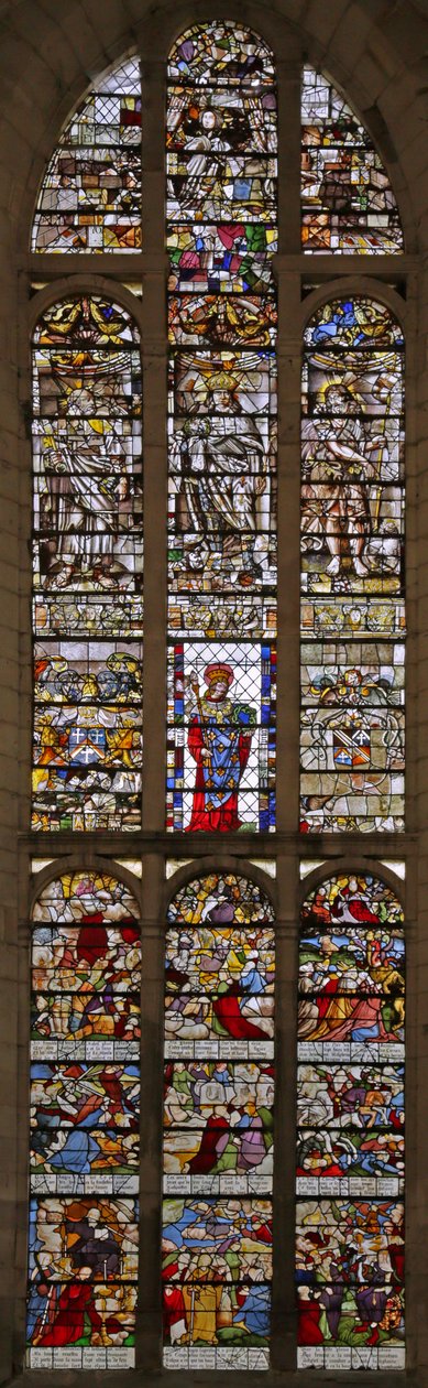 Középen Szent Lajost ábrázoló ablak (1505), Jelenések könyve (1611) és más alakok (1654), XVI-XVII. alkotó: French School