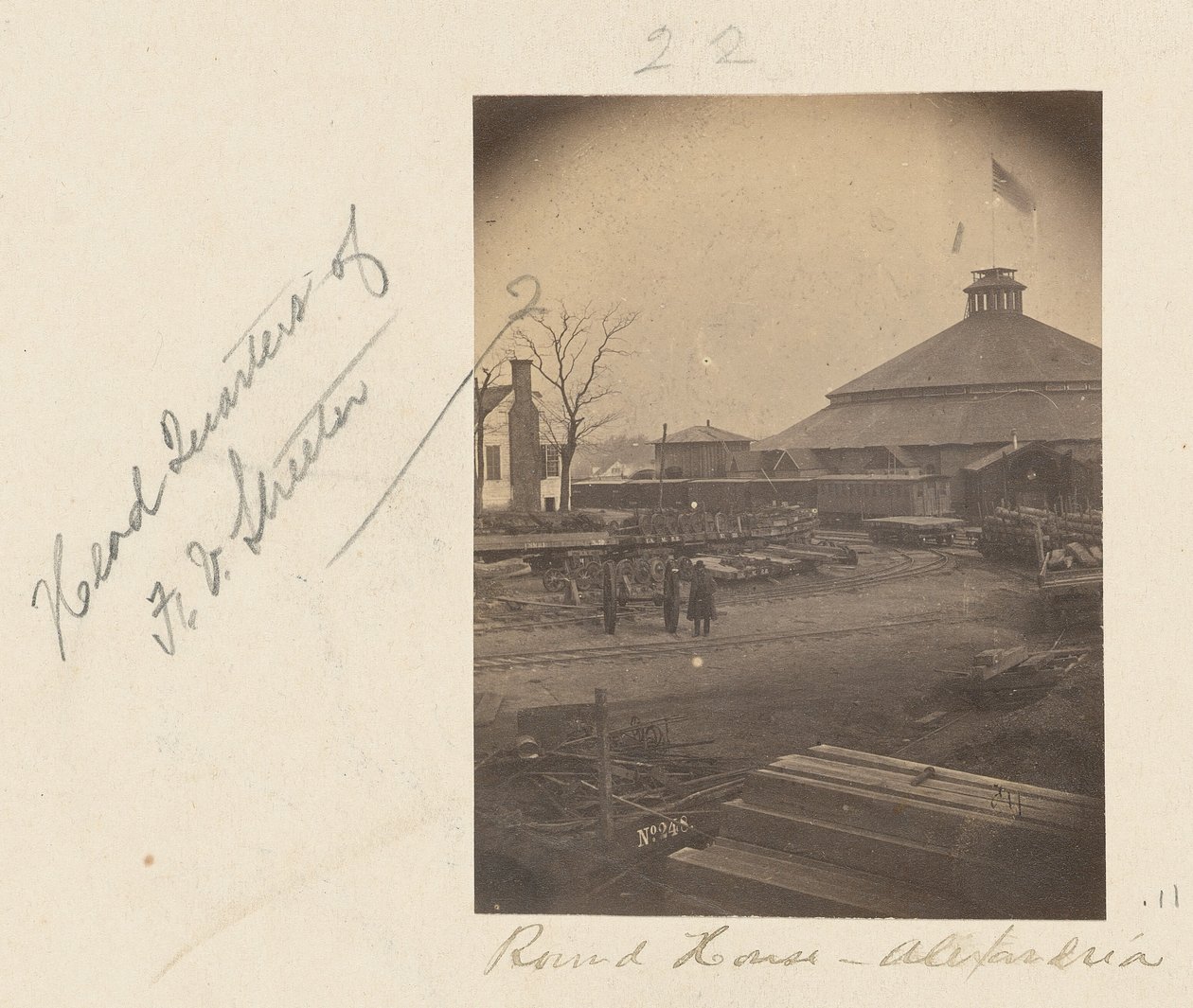 Round House - Alexandria alkotó: A.J. Russell