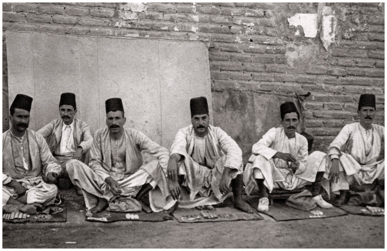 Török pénzváltók, Bagdad, Irak, 1925 alkotó: A. Kerim