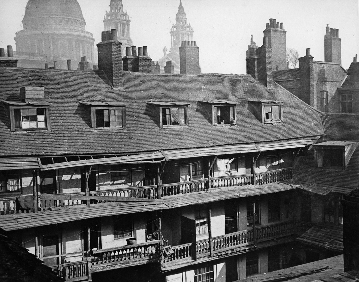 Az Oxford Arms, Warwick Lane, 1875 alkotó: Alfred and John Bool
