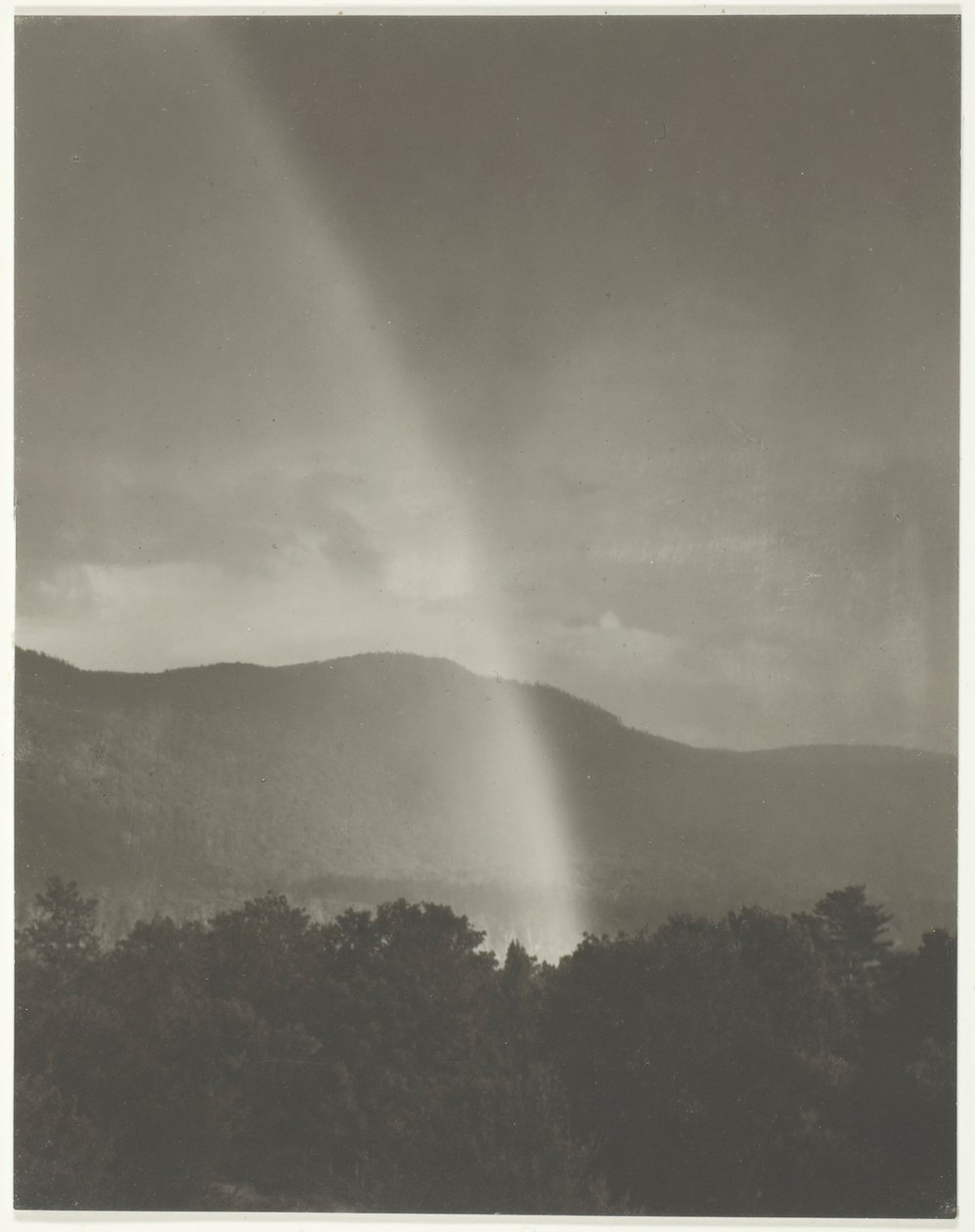 Szivárvány, 1920. alkotó: Alfred Stieglitz