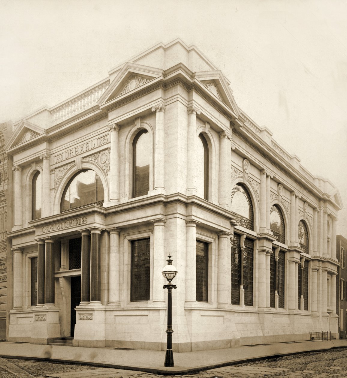 Drexel és Társa, Chestnut St. South Side, 5-től keletre alkotó: American Photographer