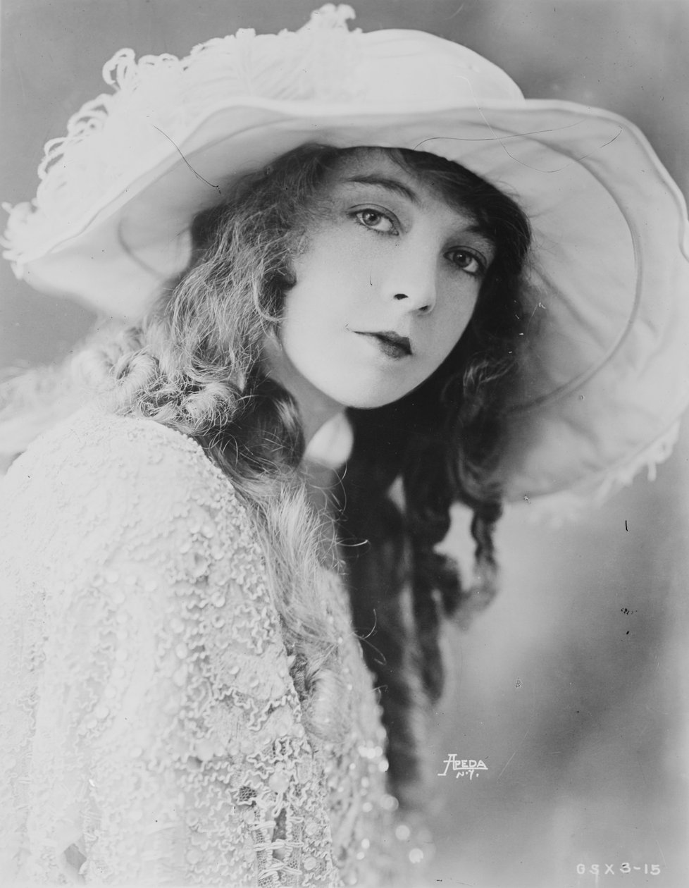 Lillian Gish, 1921 alkotó: American Photographer