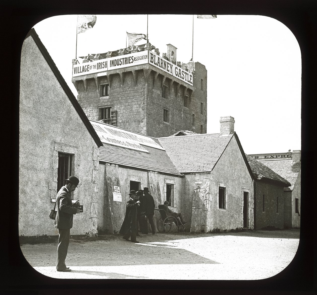 Worlds Columbian Exposition: Irish Village, Chicago, 1893 (lámpás csúszda) alkotó: American Photographer