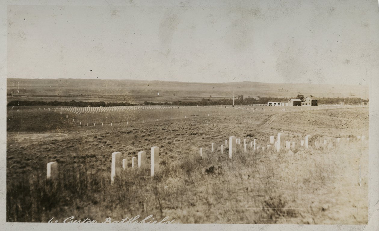 Scene at Custer Battlefield alkotó: American Photographer