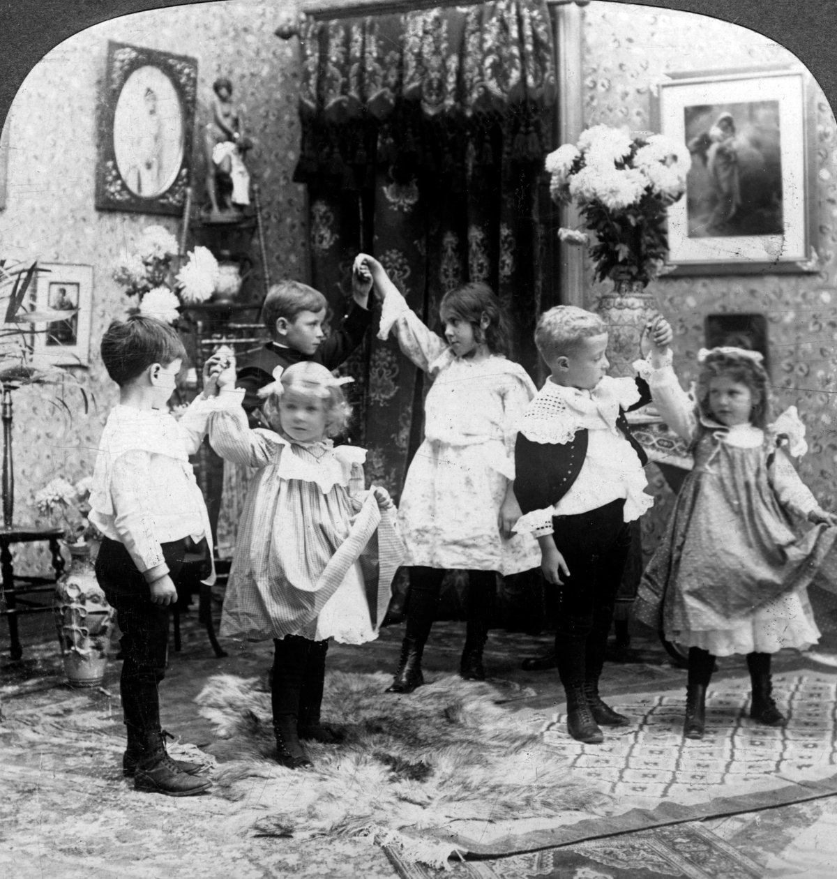 A Tánclecke. alkotó: American Stereoscopic Company