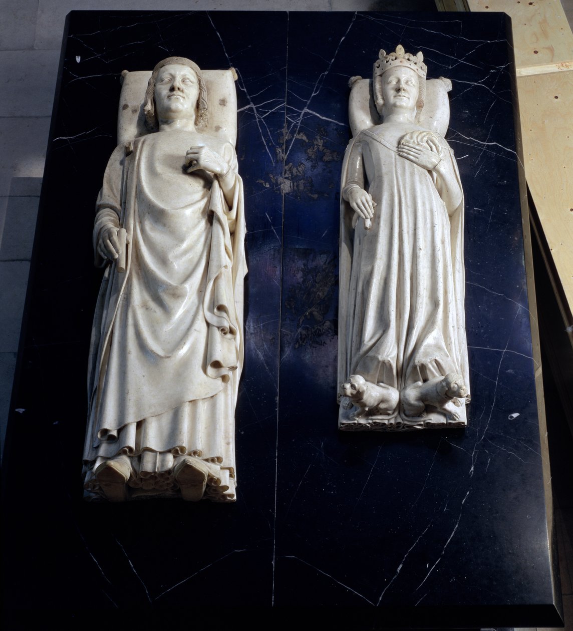 Bölcs V. Károly (1338-80) és feleségének képmása, 1364 körül (márvány) alkotó: Andre Beauneveu