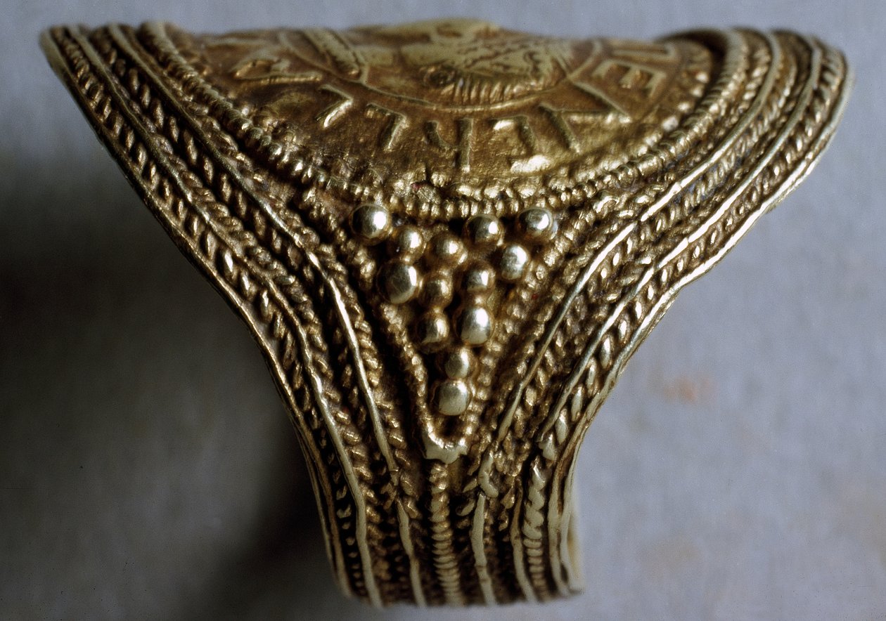 Késő szász gyűrű, valószínűleg kb.7. századi aranyrészlet 115707-ből alkotó: Anglo Saxon