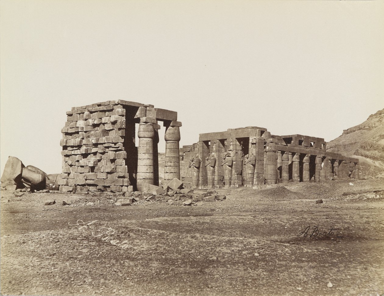 A Ramesseum általános képe, Théba alkotó: Antonio Beato