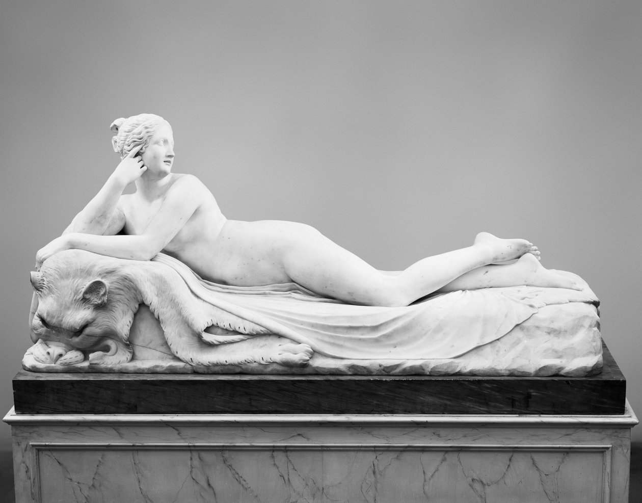 Fekvő Naiad alkotó: Antonio Canova