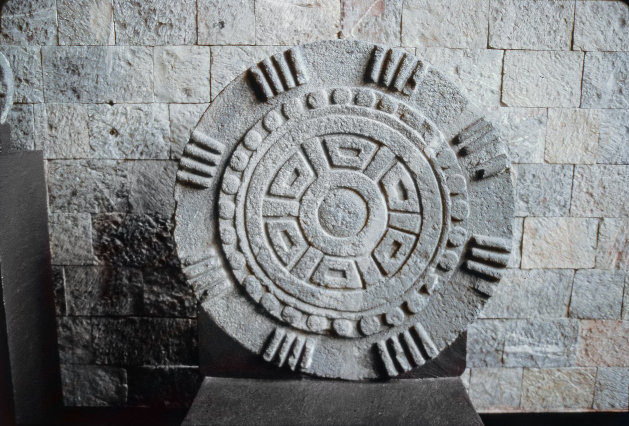 Napkorong alkotó: Aztec