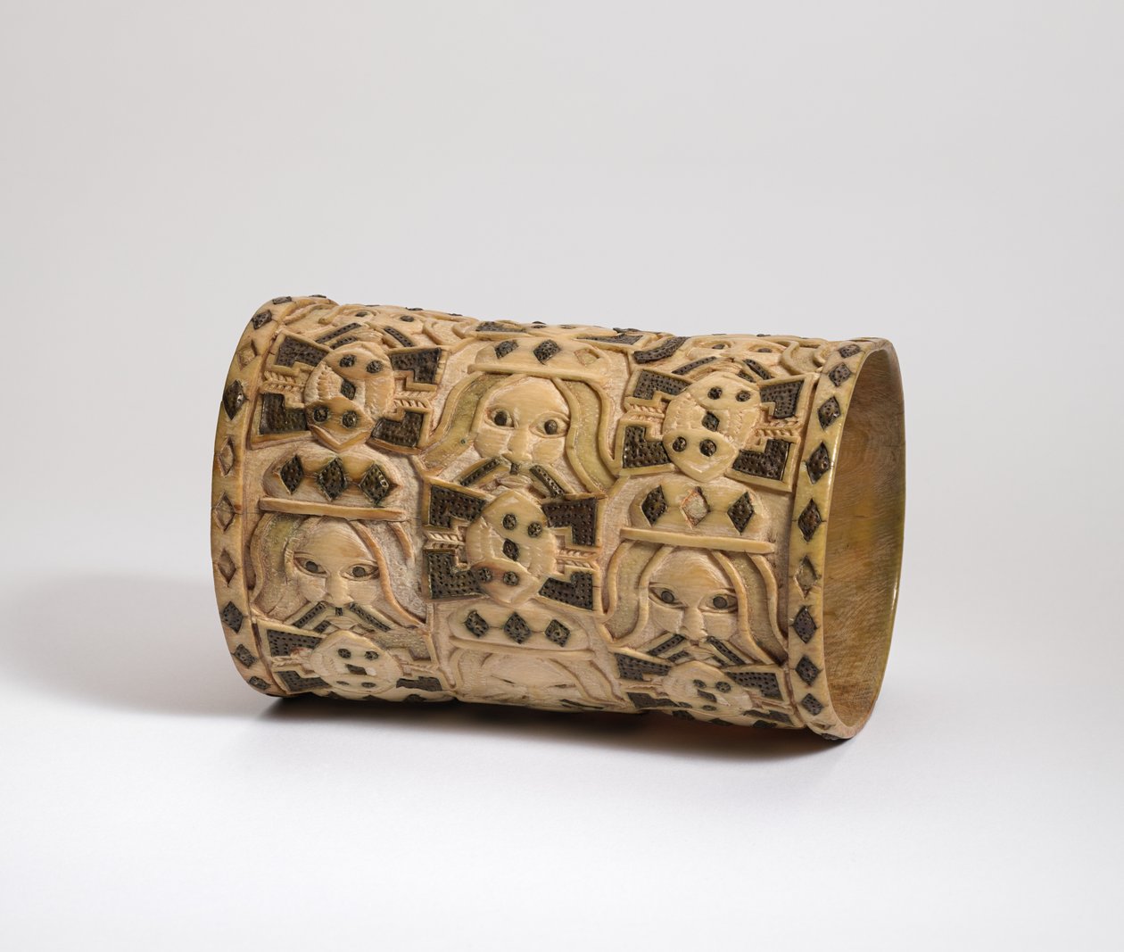 Edo karkötő alkotó: Benin