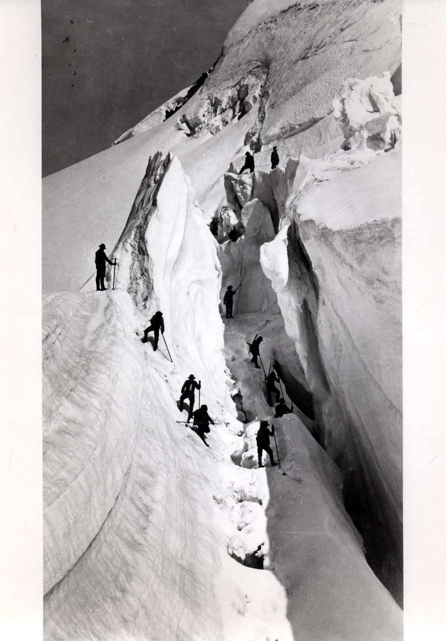 A Mont Blanc-ra felszálló hegymászók, 1860 körül alkotó: Bisson Freres Studio