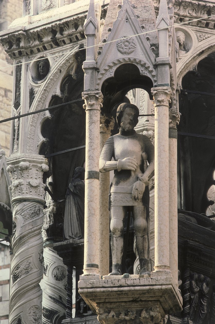 Részlet a Scaligers sírjából, 1277-1387 (márvány) alkotó: Bonino da Campione