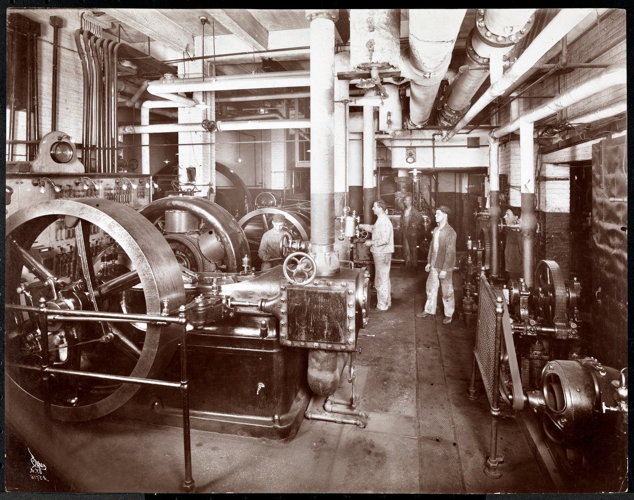 Nyomda a McCall Publishing Co.-nál, New York, 1913 (ezüst zselatin nyomat) alkotó: Byron Company