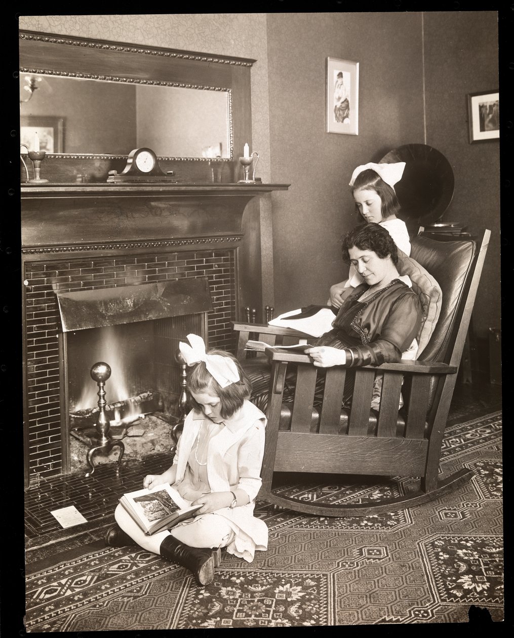 Emma Dunn és két lánya, 1915 körül (ezüst zselatin nyomat) alkotó: Byron Company
