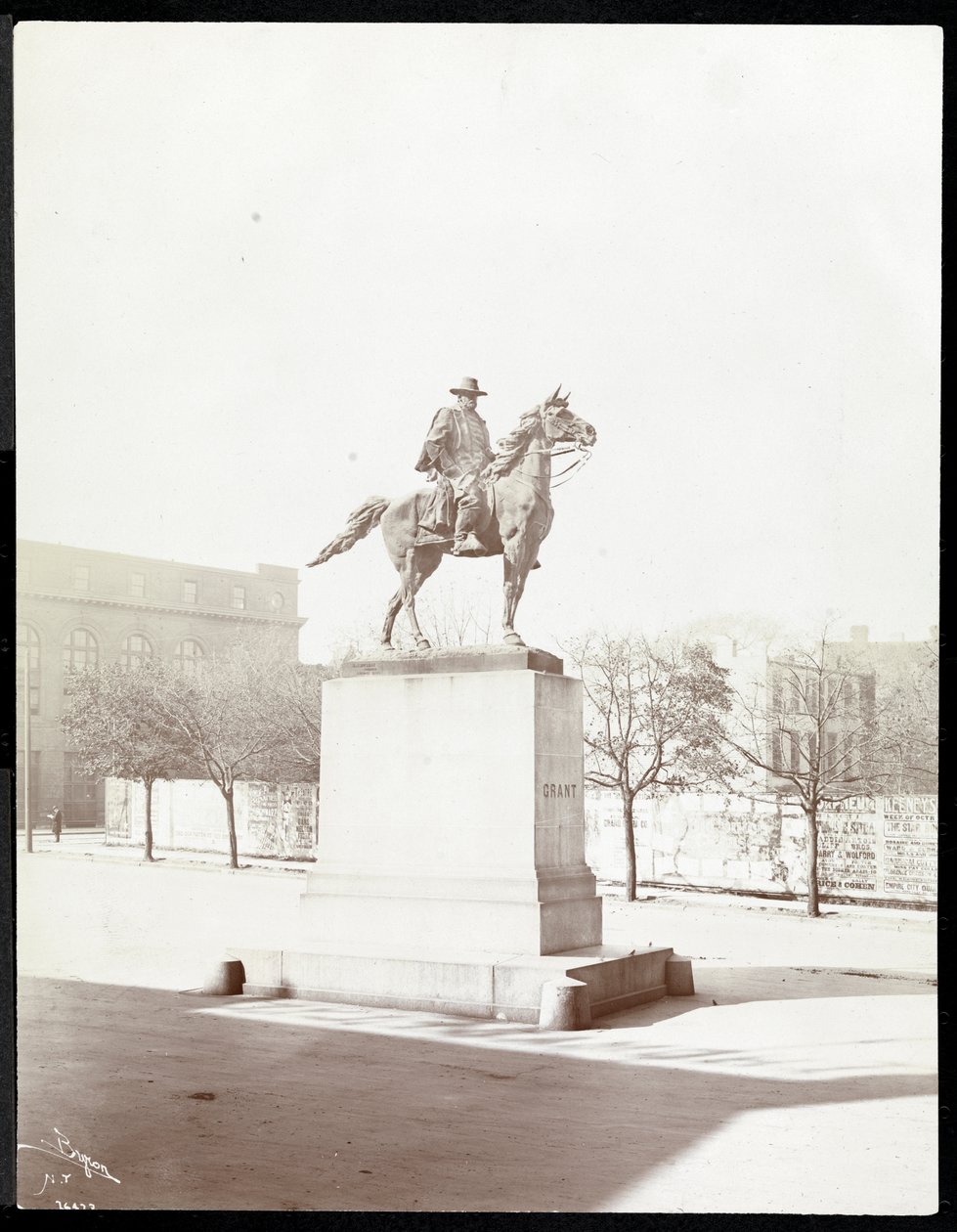 Ulysses Simpson Grant tábornok lovas szobra Brooklynban, New York, 1908 (ezüstzselatinos nyomat) alkotó: Byron Company