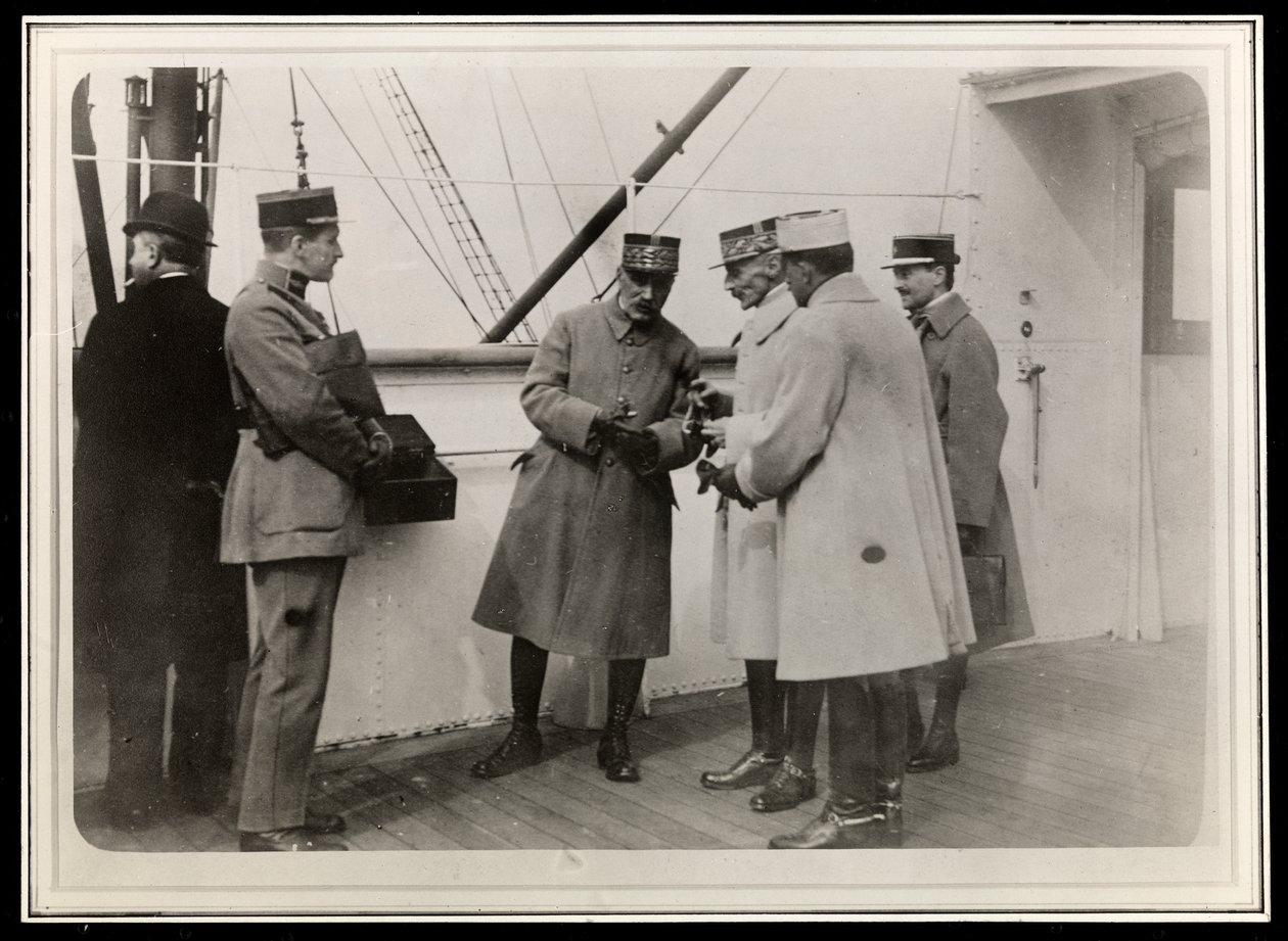 Foch marsall a „Paris” SS-en, 1906 (ezüst zselatin nyomat) alkotó: Byron Company