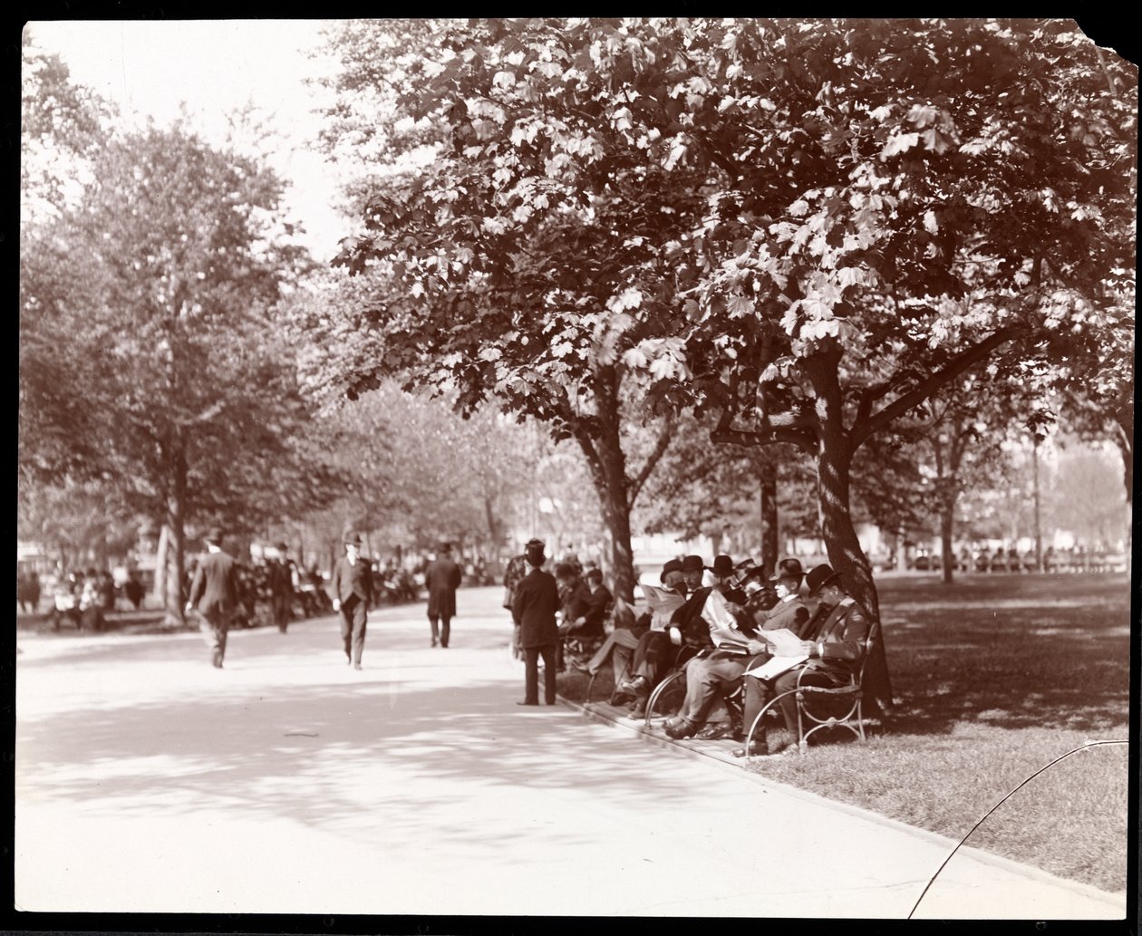 Férfiak a parkban a Union Square-en, New Yorkban, 1903 körül (ezüst zselatin minta) alkotó: Byron Company