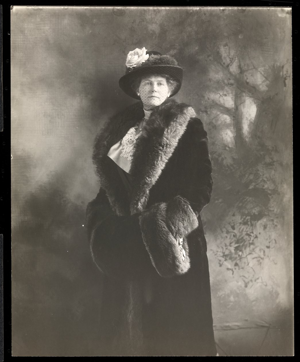 Miss Gresham portréja (ezüst zselatinos nyomat) alkotó: Byron Company