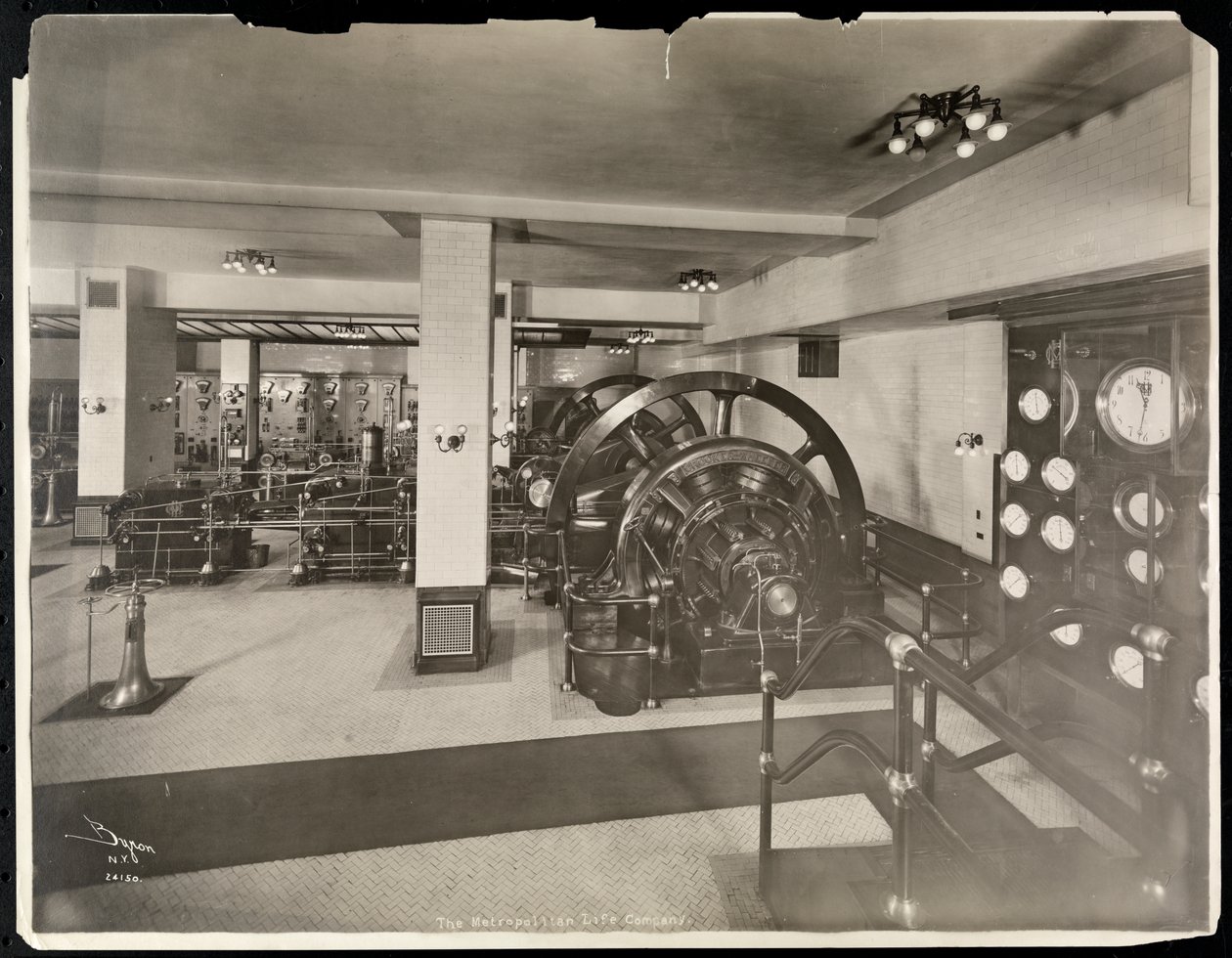 A Metropolitan Life Insurance Co. mechanikus felszerelési szobája, a 23rd Street és Madison Avenue, New York, 1907 (ezüst zselatin nyomat) alkotó: Byron Company