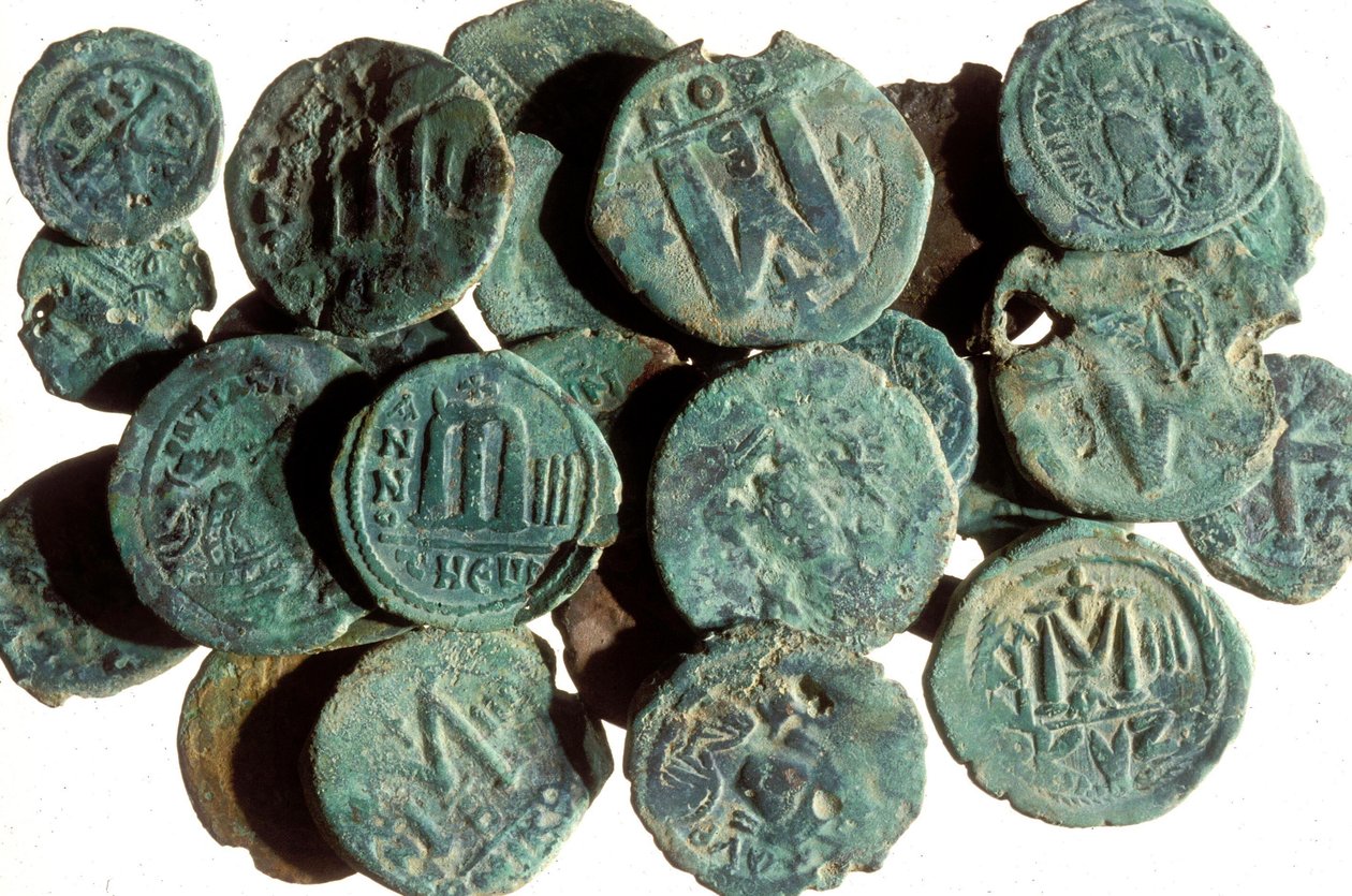 Érmék, találtak a Tiberias ásatásaiban (fém) alkotó: Byzantine