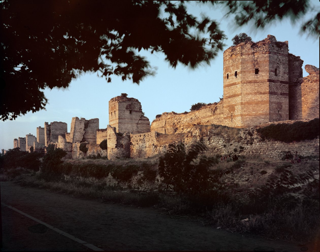 Theodosius-fal, II. Theodosius (408-50) uralkodása alatt épült Kr. u. 412-22 között. alkotó: Byzantine