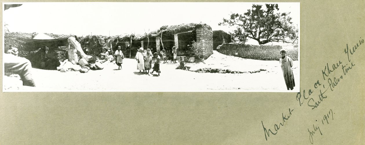 Market Place, Khan Yunis, Dél-Palesztina, 1917. július alkotó: Capt. Arthur Rhodes