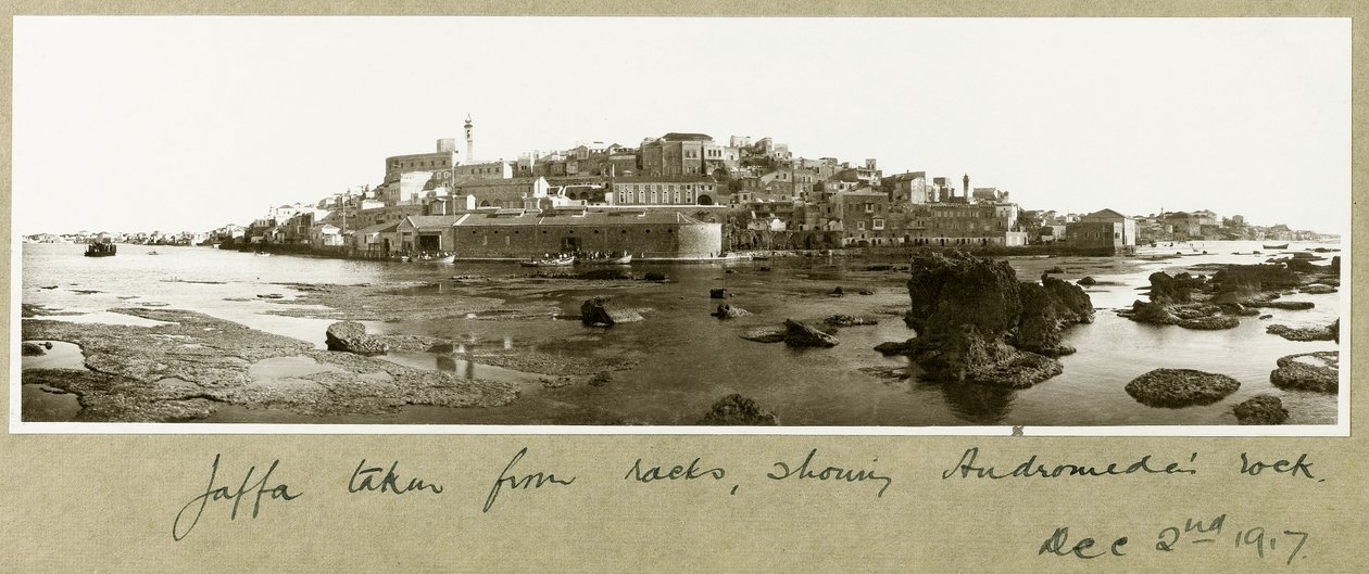 A régi Jaffa, az Androméda sziklájával, 1917. december 2. alkotó: Capt. Arthur Rhodes