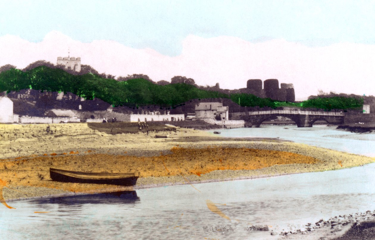 Rhuddlan kastély, Rhyl közelében, Denbighshire államban, 1926. alkotó: Cavenders Ltd