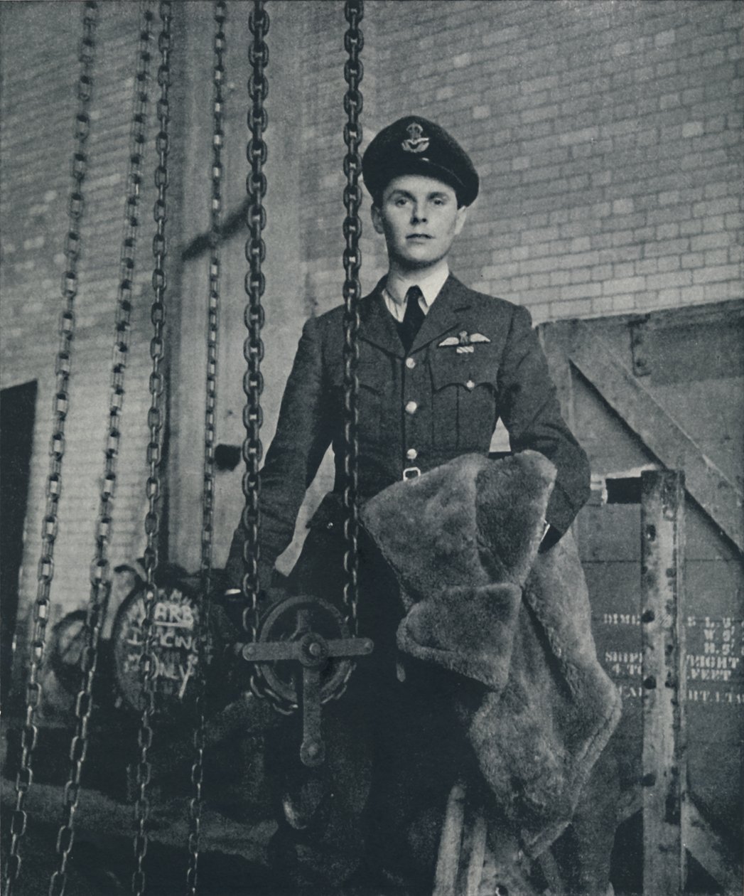 Bombázó kapitány, 1941 alkotó: Cecil Beaton