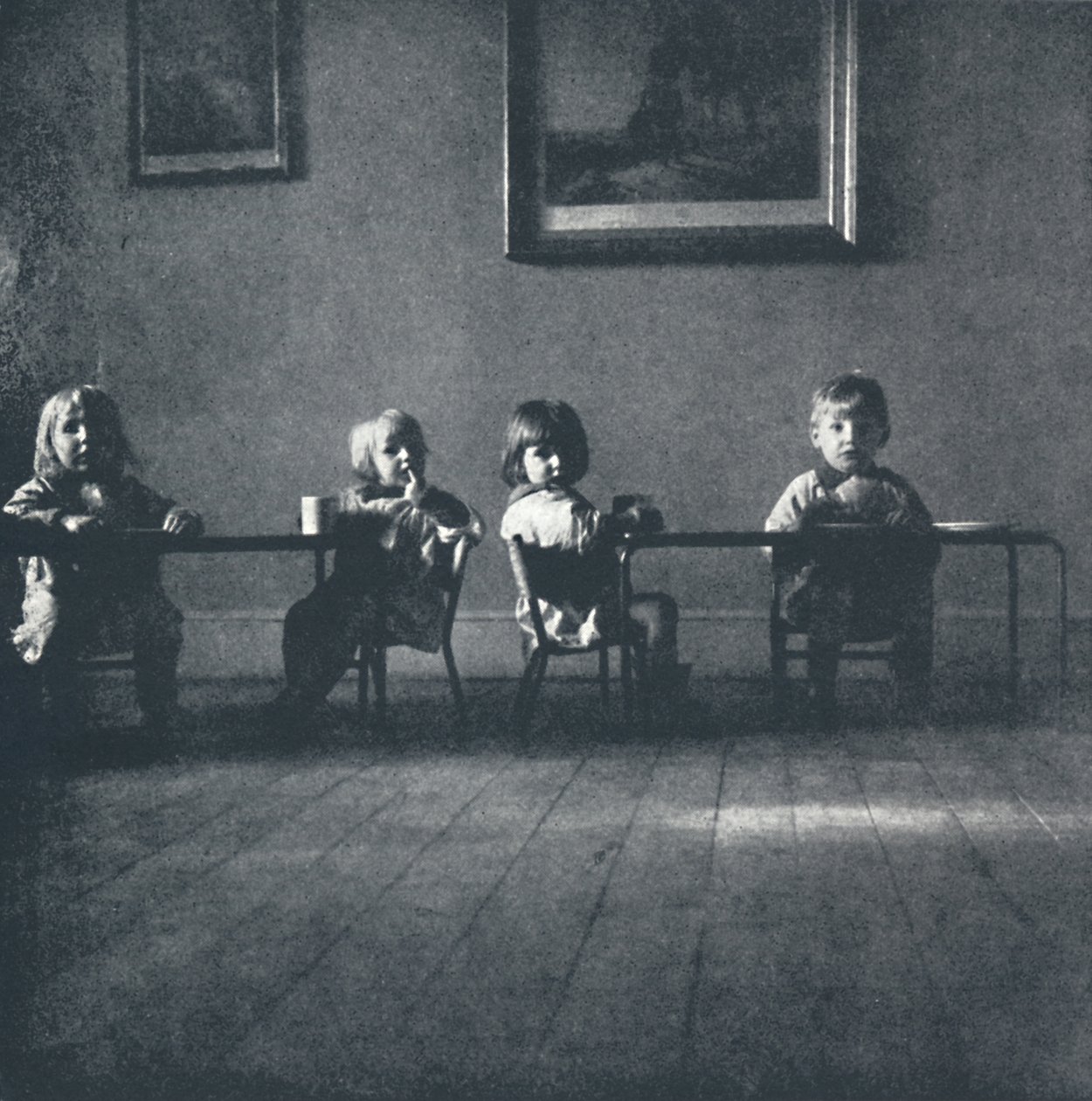 Belső ülőfigurákkal, 1941 alkotó: Cecil Beaton