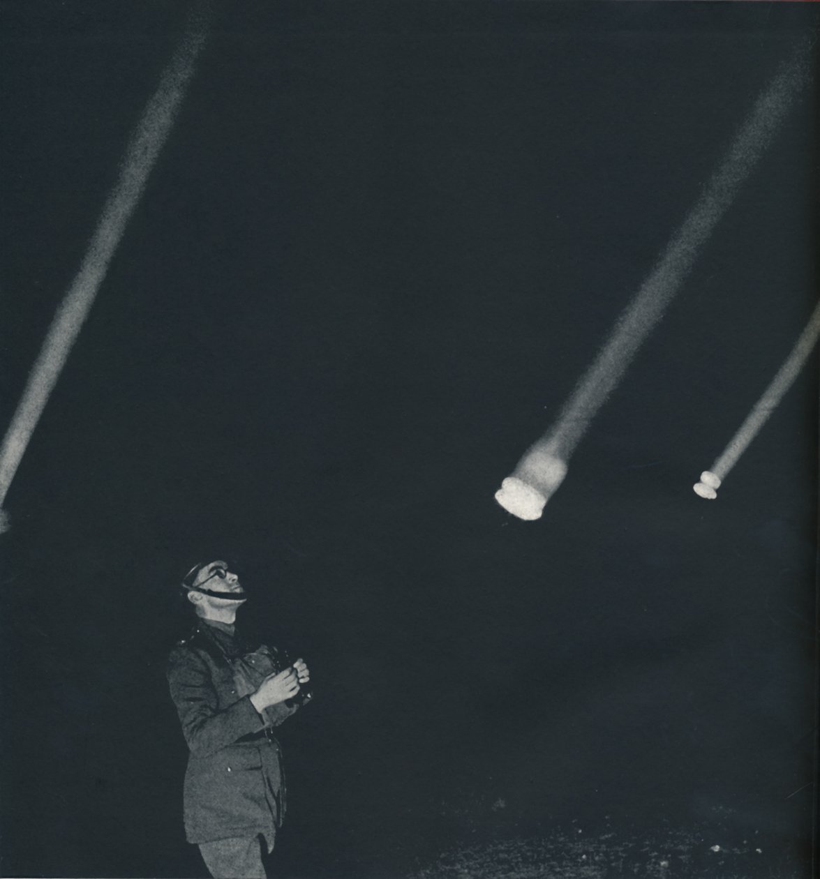Háború..., 1941 alkotó: Cecil Beaton