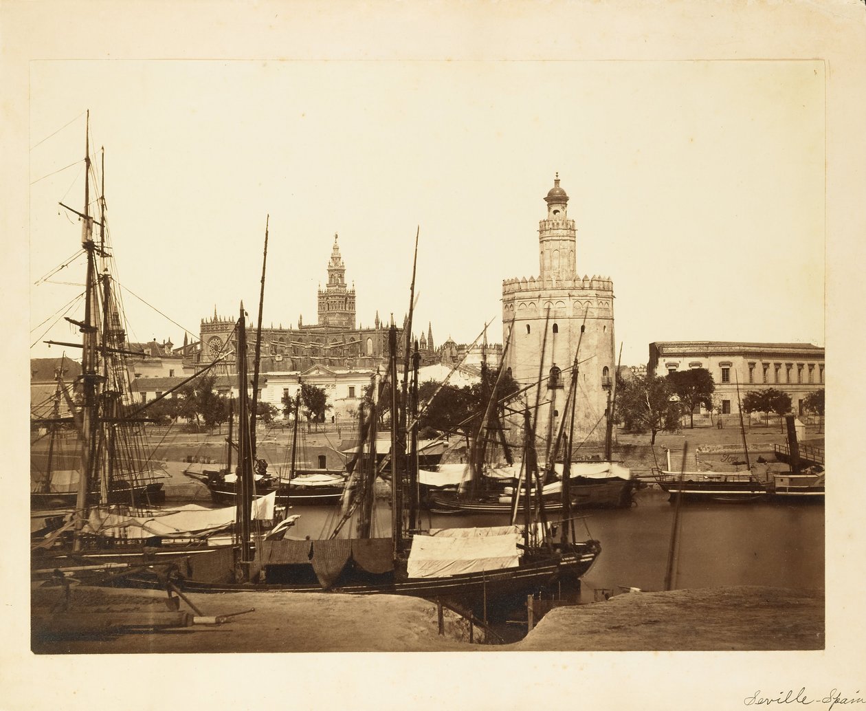 (Székesegyház, Torre del Oro és Guadalquivir folyó, Sevilla) alkotó: Charles Clifford