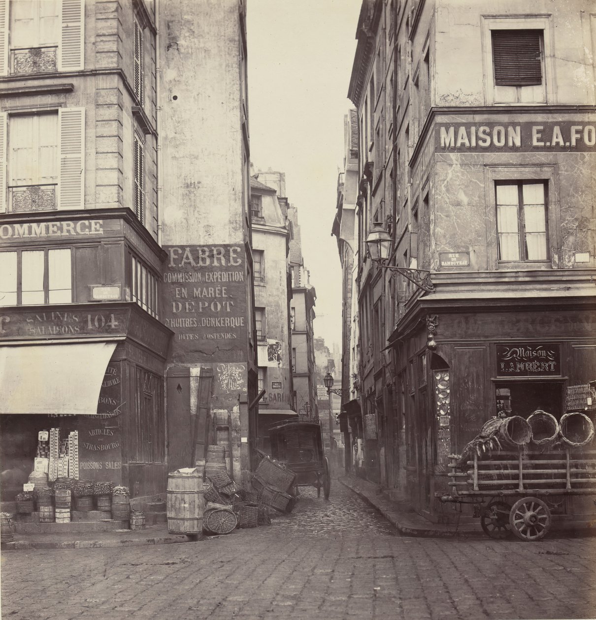 Rue Mondetour, a Rue Rambuteau-ról, 1860-70-es évek. alkotó: Charles Marville