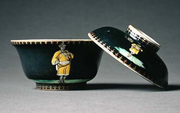 Cukortál és fedél, Qianlong-korszak (1736-95) 1740 körül (porcelán) (lásd még: 314531) alkotó: Chinese School