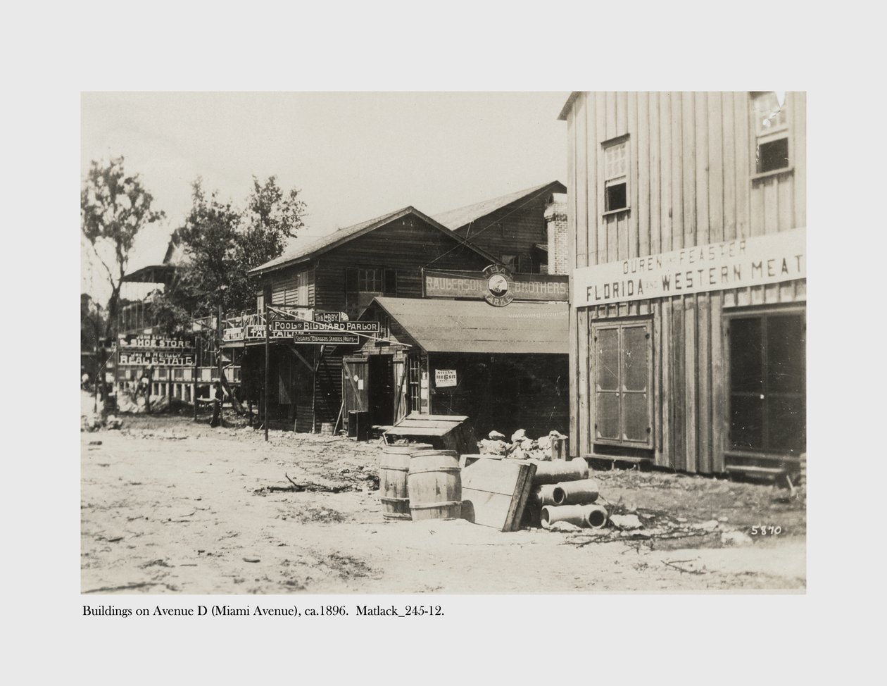 Épületek az Avenue D-n (Miami Avenue), 1896 körül alkotó: Claude C. Matlack