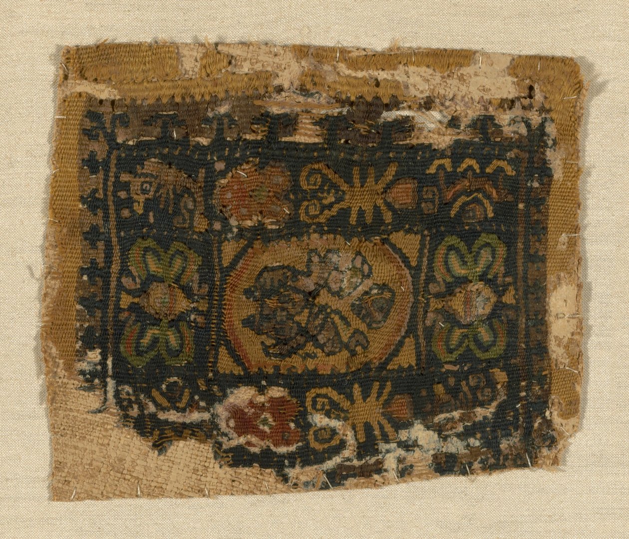 Négyzet alakú panel alkotó: Coptic