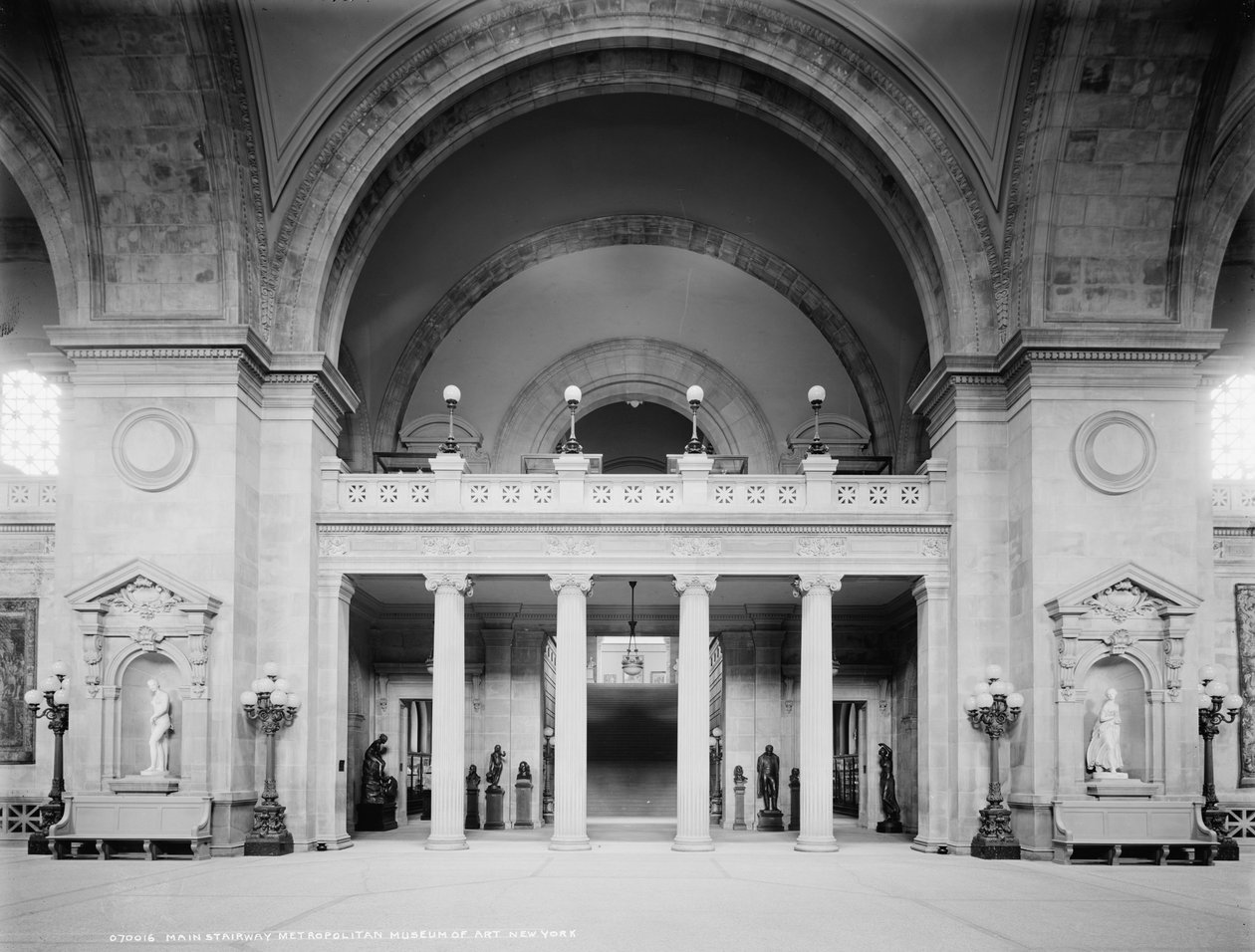 Főlépcső, Metropolitan Museum of Art, New York, 1902–1910 alkotó: Detroit Publishing Co.