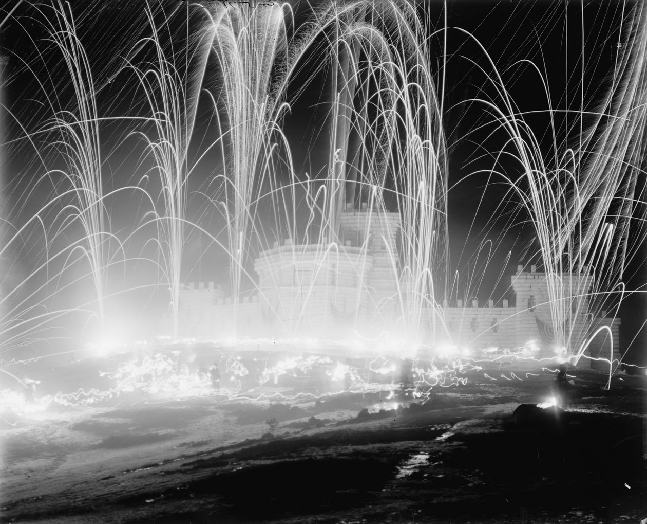 Télközépi karnevál, az erőd megrohanása, Upper Saranac Lake, N.Y., 1909 alkotó: Detroit Publishing Co.