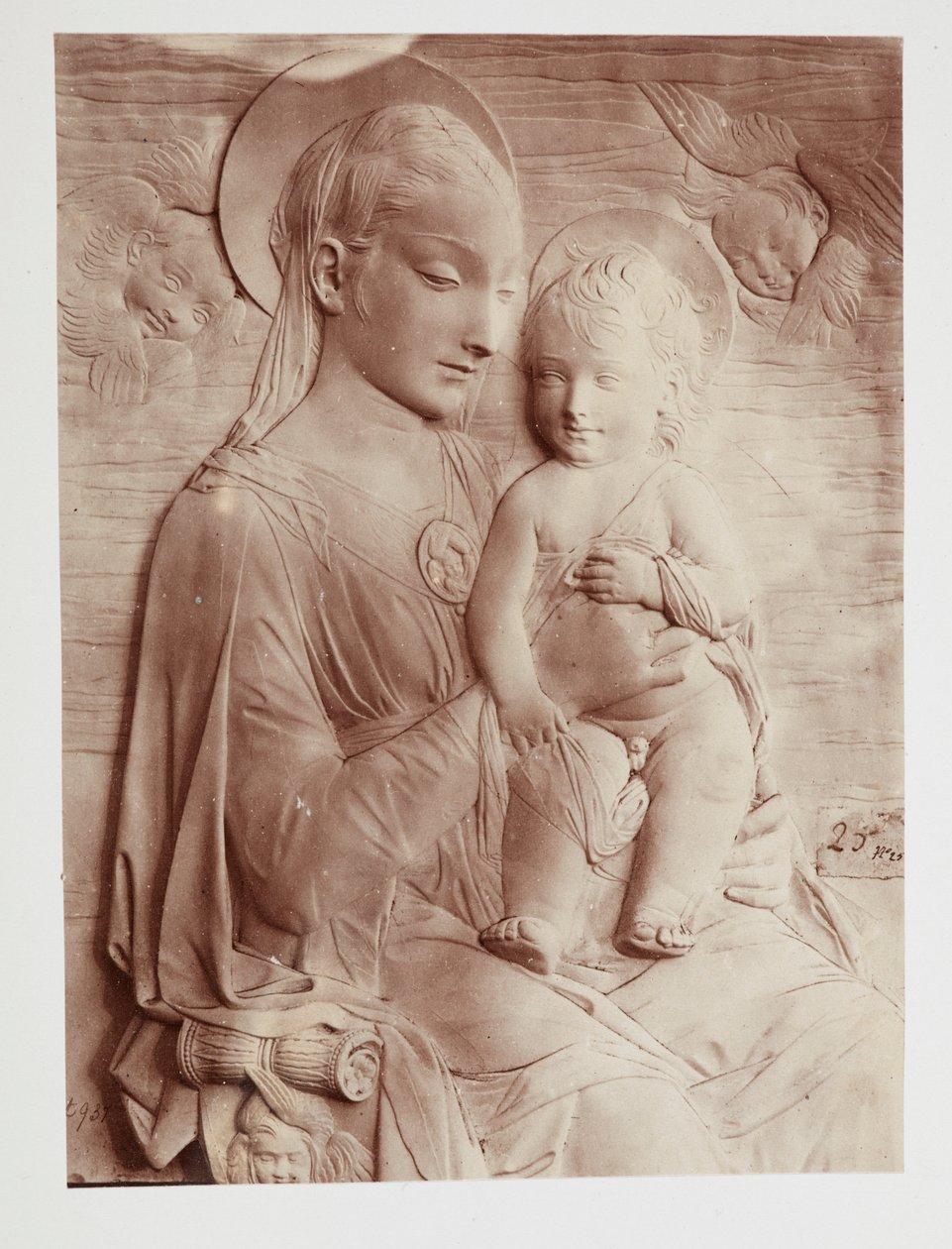 "Szűz és gyermeke", Donatello. alkotó: Donatello