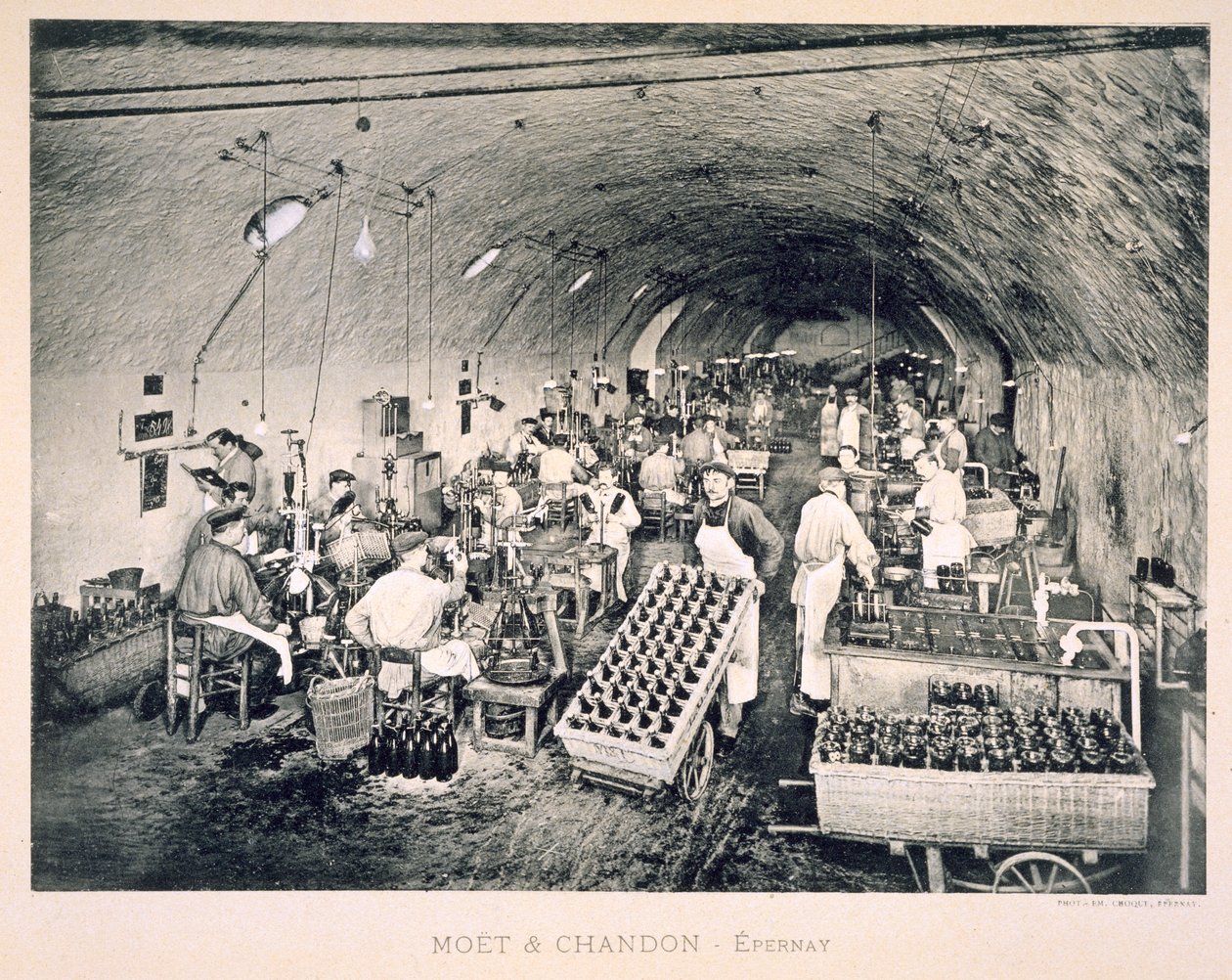 A palackozott pezsgő lezárása, a 