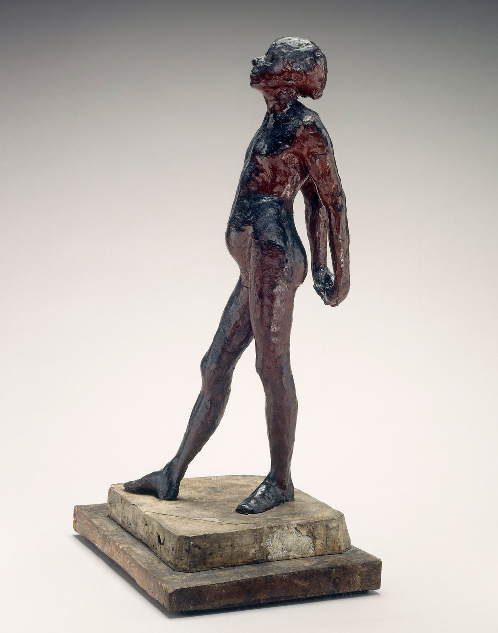 Tanulmány a tizennégy éves kis táncos aktáról (Nude Little Dancer) 1878-1881 körül (vörös viasz és gyurmán) alkotó: Edgar Degas