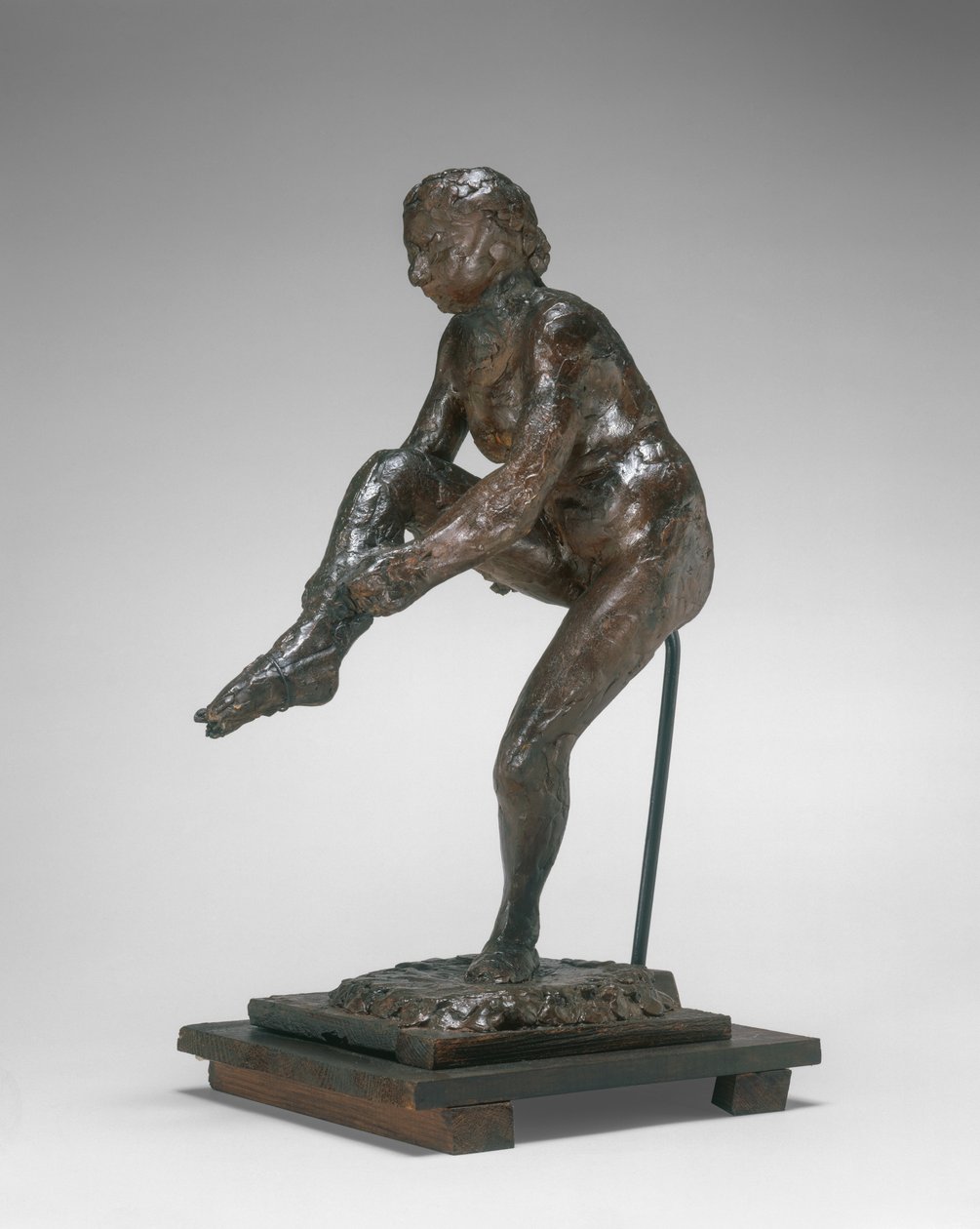 Táncos Felveszi Harisnyát alkotó: Edgar Degas