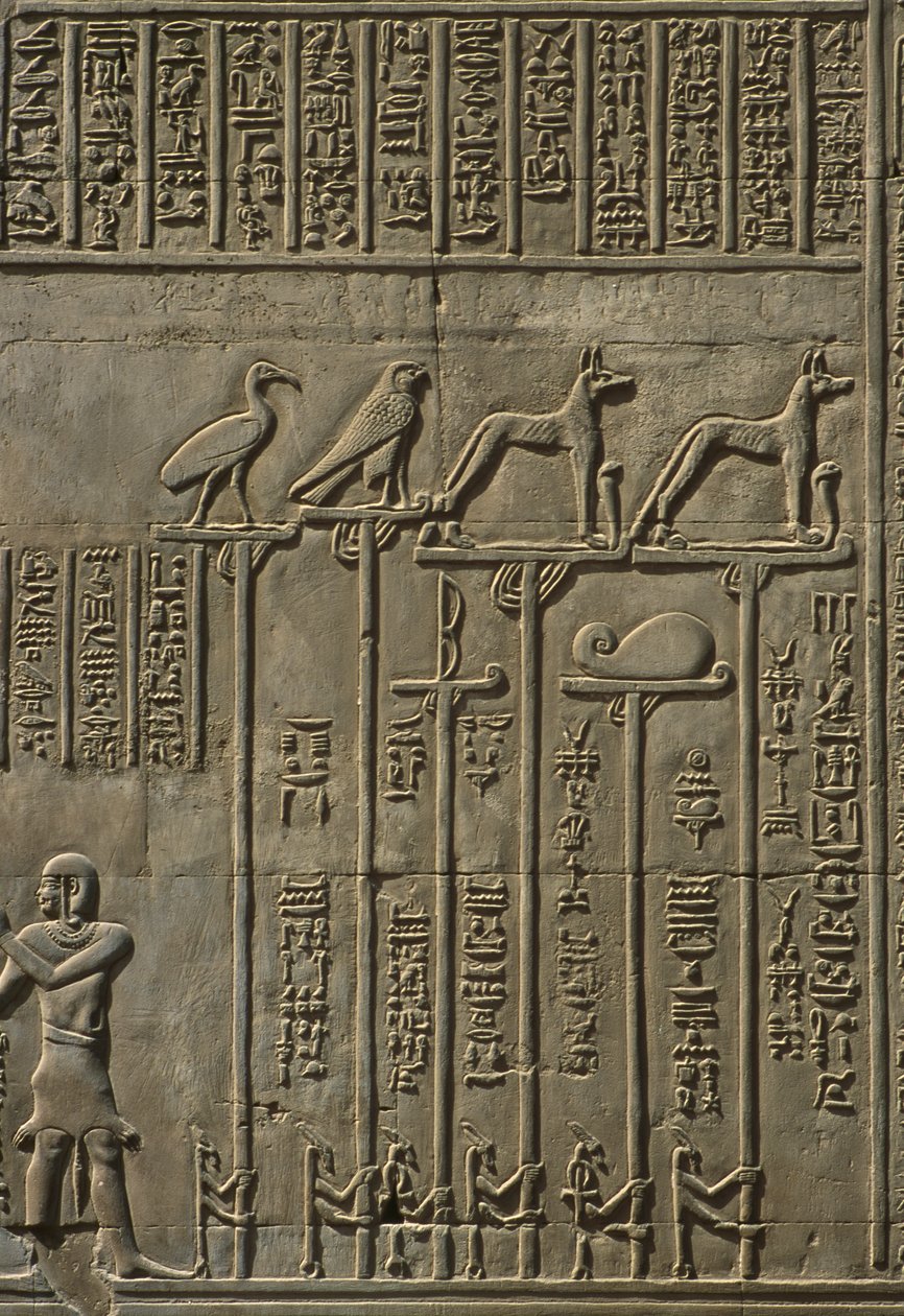 Egy domborműves kő részlete alkotó: Egyptian