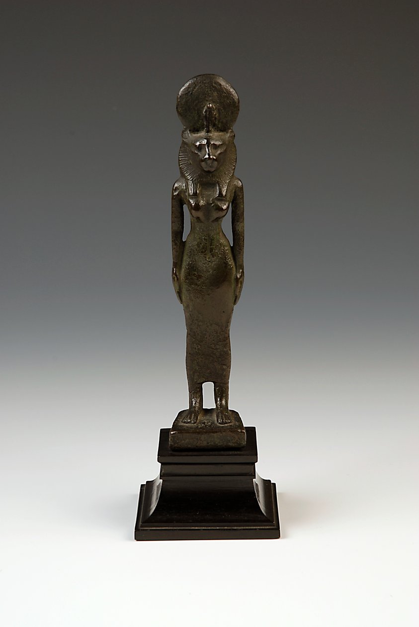 Sekhmet figurája (bronz és fa) alkotó: Egyptian